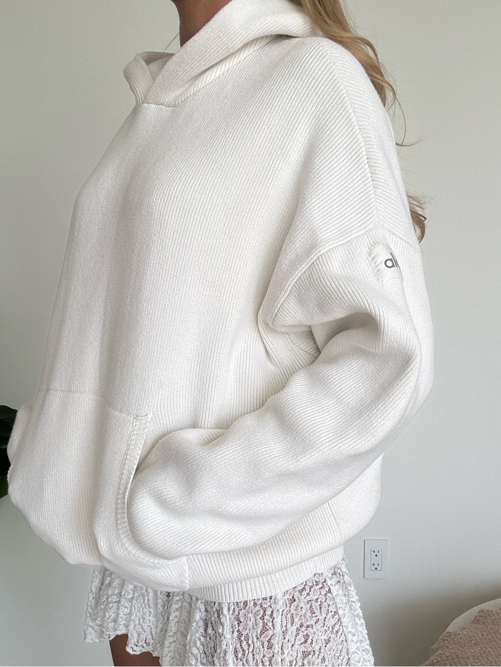 Alo Cozy White Hooded Knit Pullover Sweater